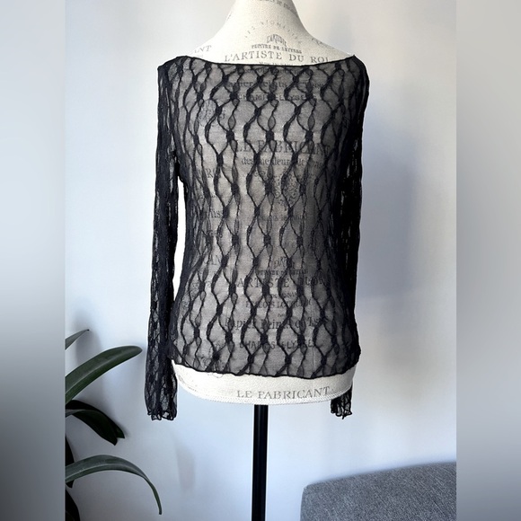 Black lace design long sleeve top - Picture 1 of 7